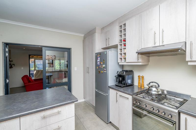 4 Bedroom Property for Sale in Viking Village Western Cape